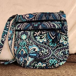 GUC - Vera Bradley Triple Zip Crossbody Bag In Blue Island Medallion